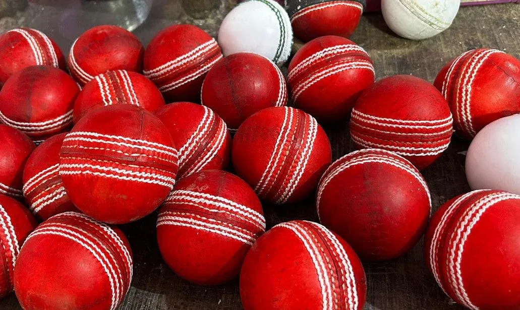 How Many Overs in Test / ODI / T20 Cricket? | Format Breakdown